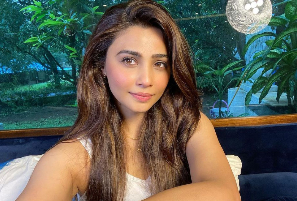 Daisy Shah 2022