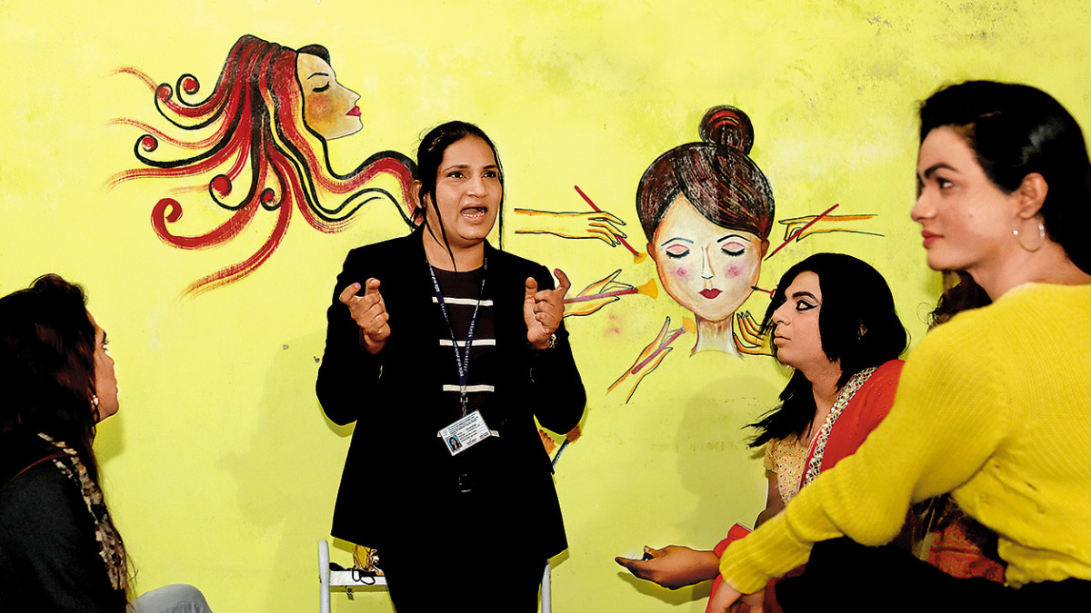 Pictures Of Confidence: Transgenders Are Charting A New Path - Vimarsana News