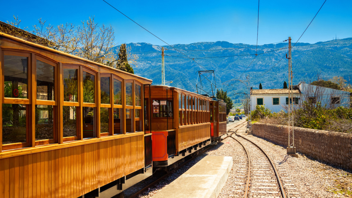 4 Ways How Missing Out On A Travel Insurance Could Cost You Dearly While Travelling Abroad. 4 Ways How Missing Out On A Travel Insurance Could Cost You Dearly While Travelling Abroad.