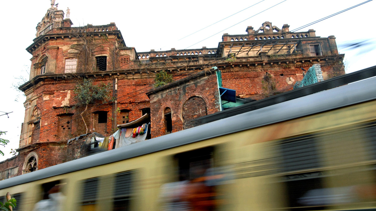 Mumbai Local Train Brushes Against Platform At Mumbra Station In Thane