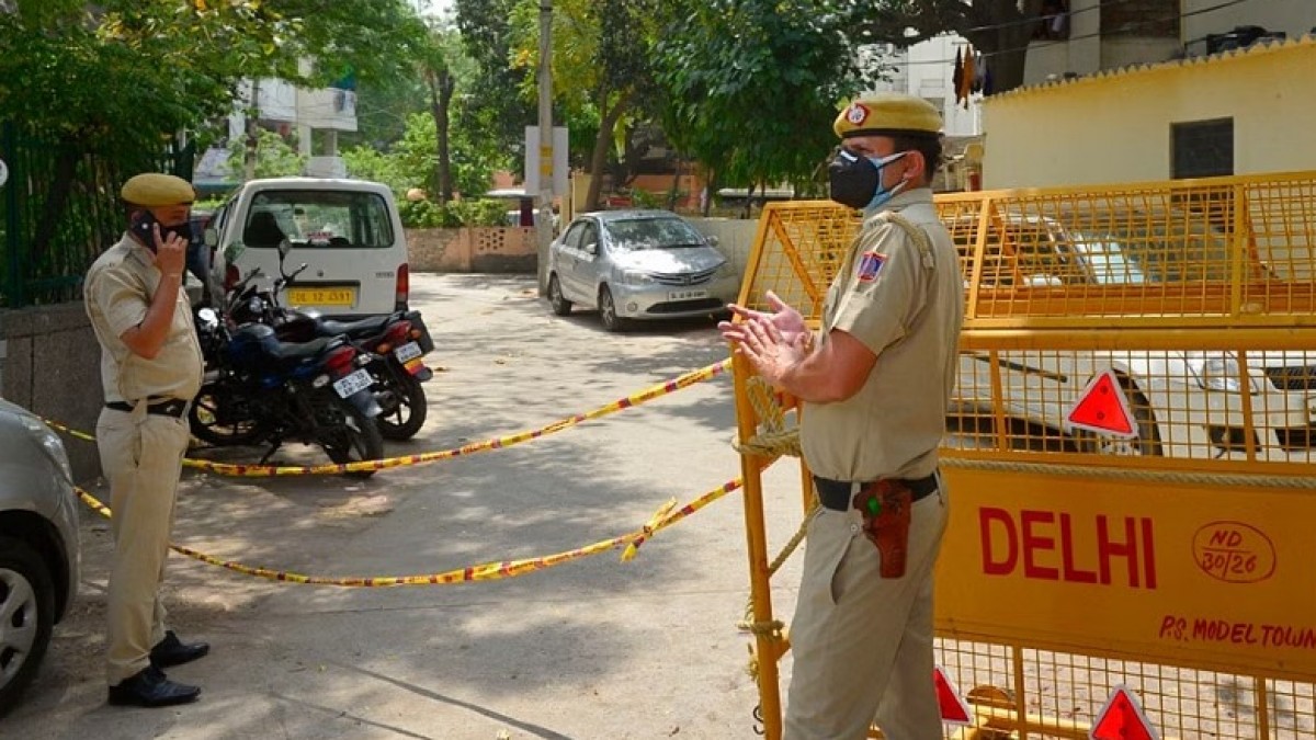 Delhi School: Police Links E-mail Bomb Hoax To Indian School Last Month To Foreign Servers - Vimarsana News