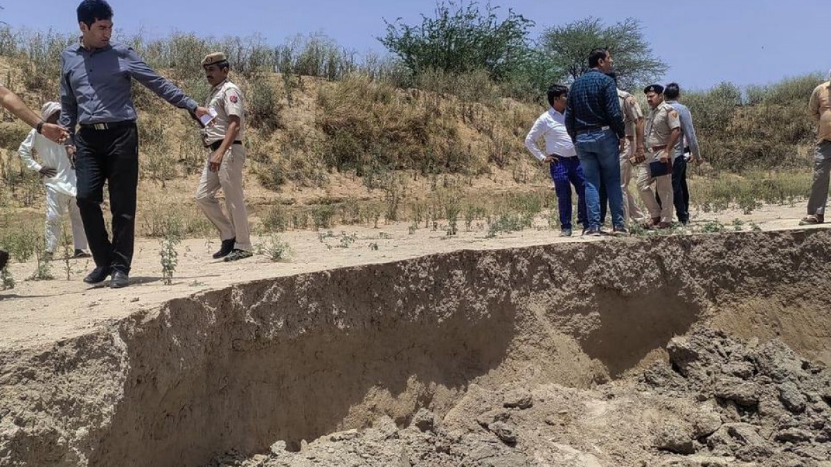 Gurugram: 3 Labourers Dead, 4 Others Seriously Injured In Mudslide; FIR Registered Against Sarpanch For Negligence - Vimarsana News